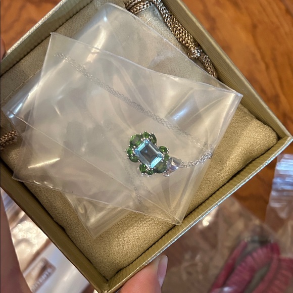 Assorted Jewelry Collection - Picture 7 of 16